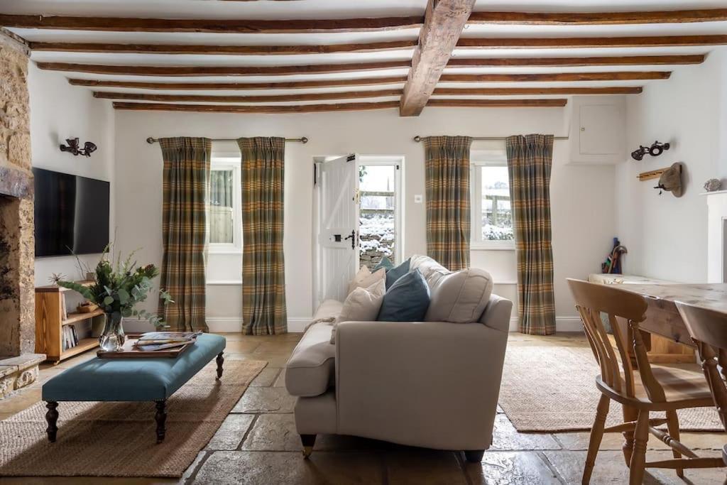 Charming 17Th Century Cotswold Cottage Adlestrop المظهر الخارجي الصورة