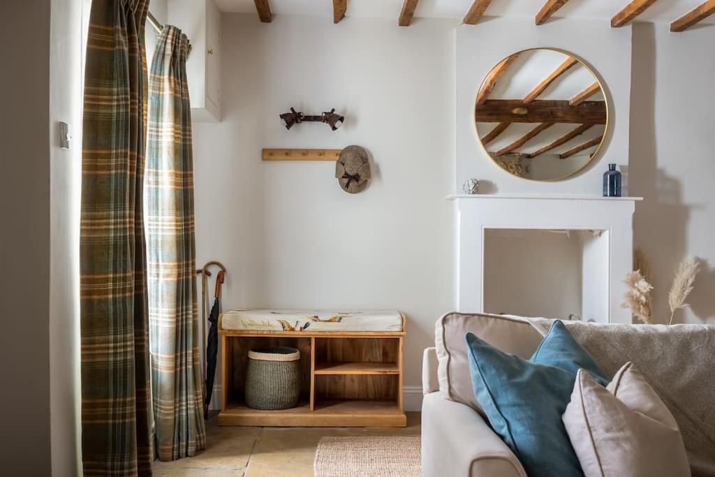 Charming 17Th Century Cotswold Cottage Adlestrop المظهر الخارجي الصورة