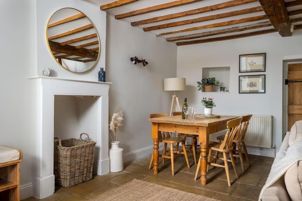 Charming 17Th Century Cotswold Cottage Adlestrop المظهر الخارجي الصورة