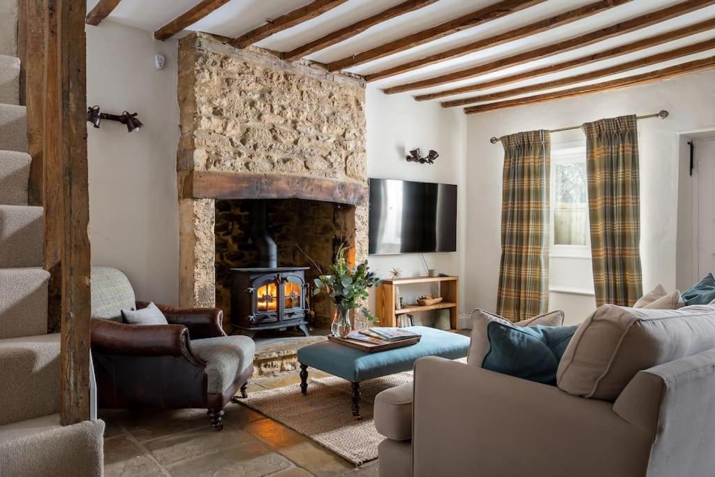 Charming 17Th Century Cotswold Cottage Adlestrop المظهر الخارجي الصورة